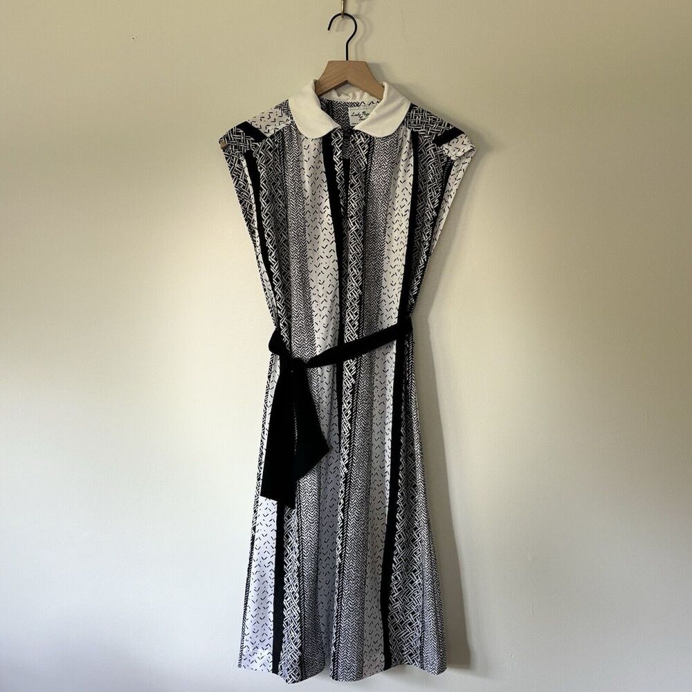 70s Lady Page Day Dress Cap Sleeve Peter Pan Collar B&W All Over Print Sz Medium